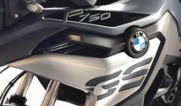 狗仔爆料摩托车视频,惊现街头摩托车神秘视频，揭秘速度与激情背后的故事